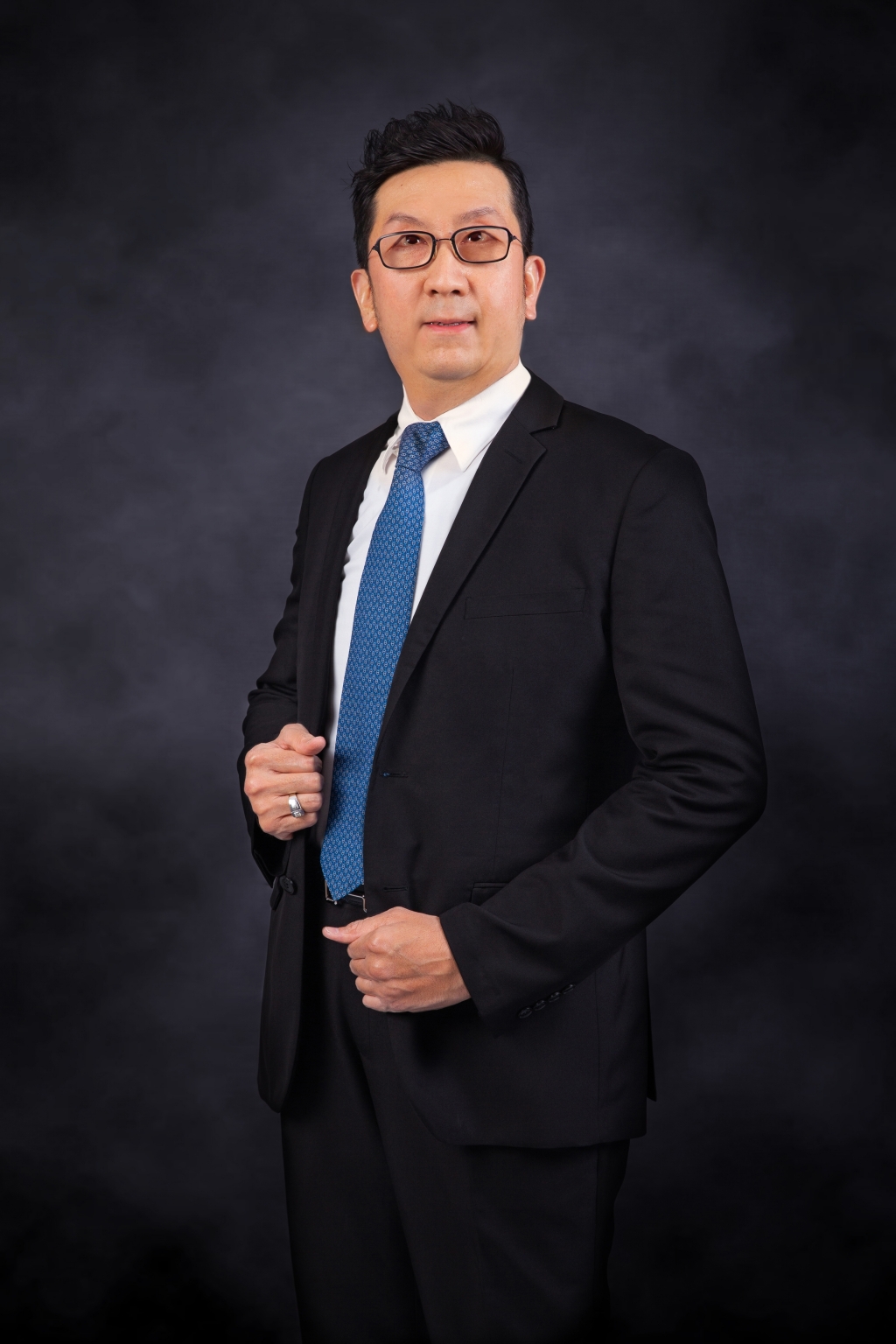 Dr. Martin Suryana, S.H., M.Hum